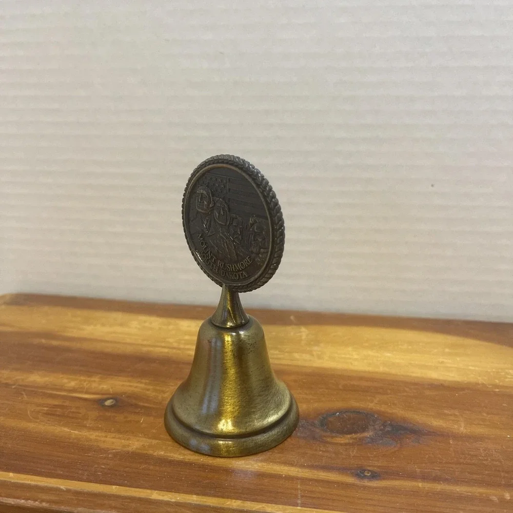 Mount Rushmore South Dakota Bronze Tone Souvenir Desk Bell‎ Decor